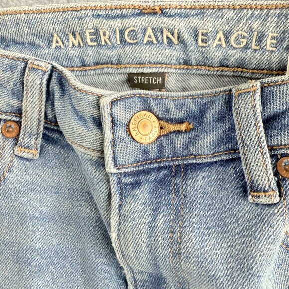 NWT American Eagle Y2K Thrashed Grunge Mom Jeans 0 Short Light Wash - Picture 9 of 16